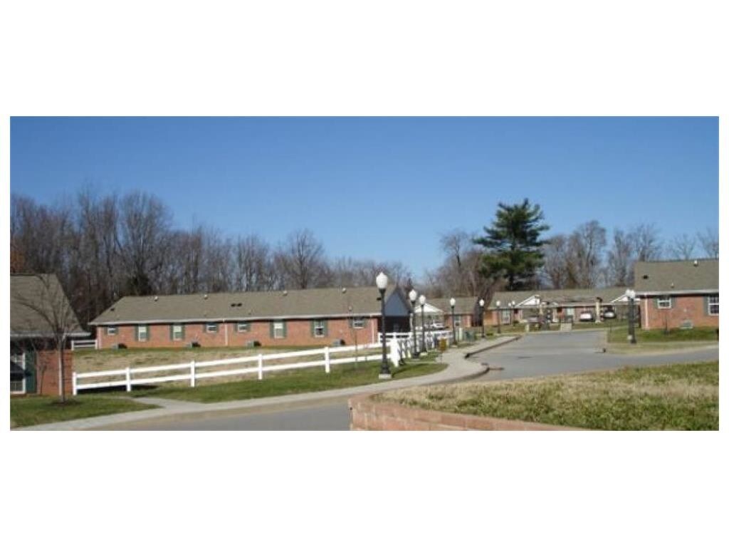 Primary Photo - 1103 5th Ave