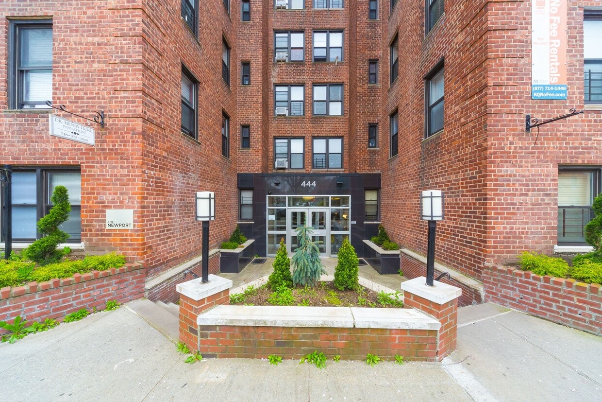 Primary Photo - 444 Avenue X