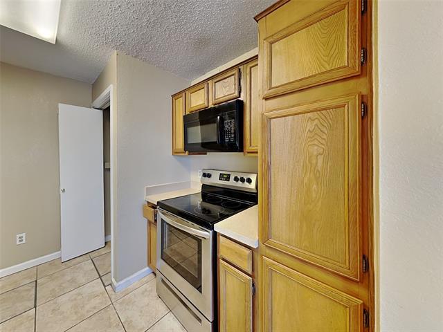 Building Photo - 5550 Spring Valley Rd