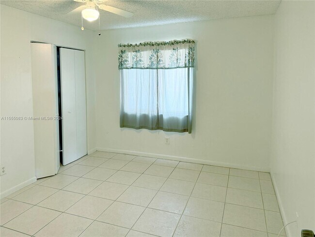 Building Photo - 308 Hernando St