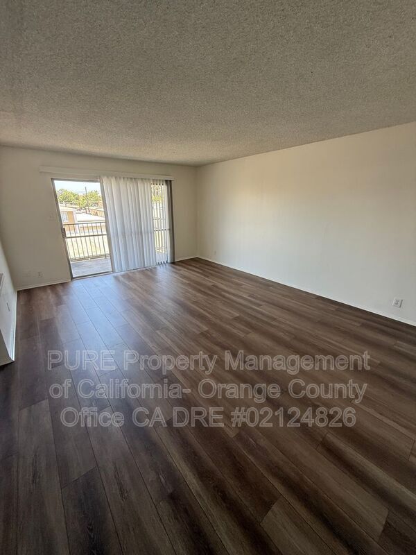 Building Photo - 400 N Acacia Ave