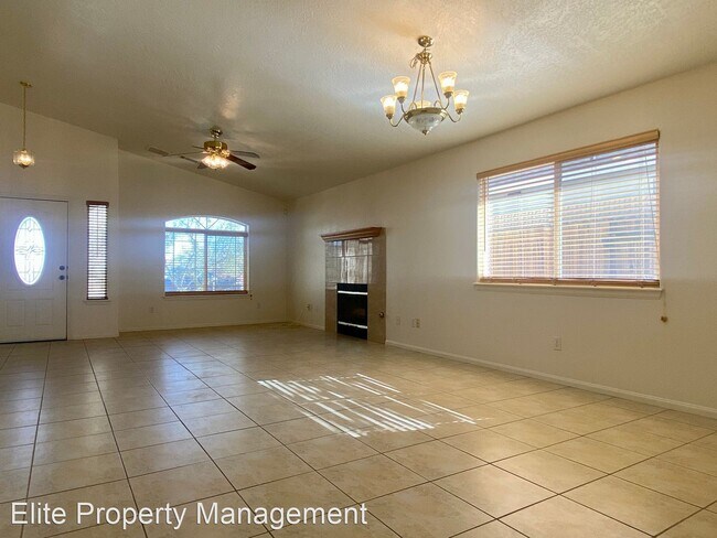 Building Photo - 4 br, 3 bath House - 1313 Sims St