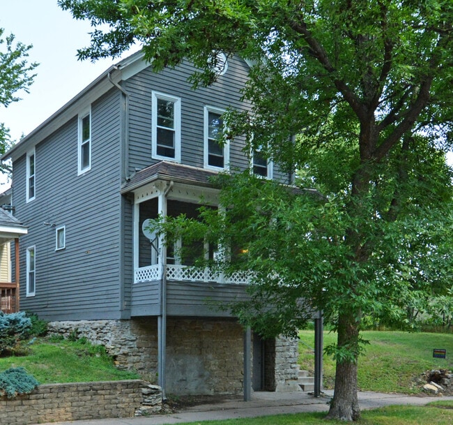 Building Photo - 643 Watson Ave