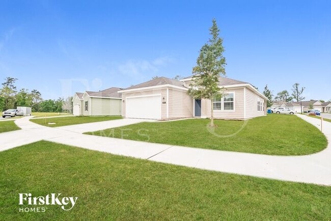 Building Photo - 10852 Ventnor Ave