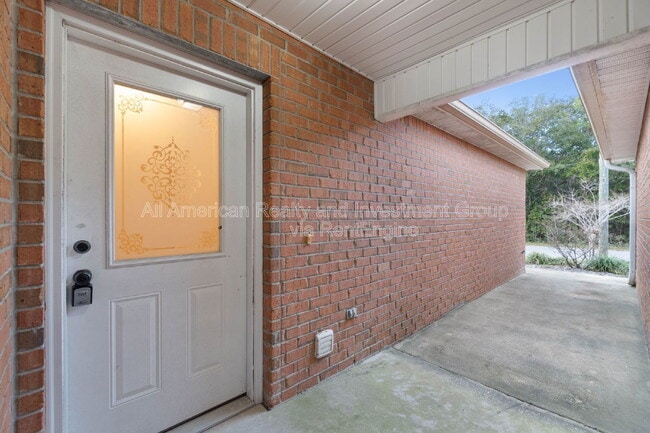 Building Photo - 12 Roserita Pl