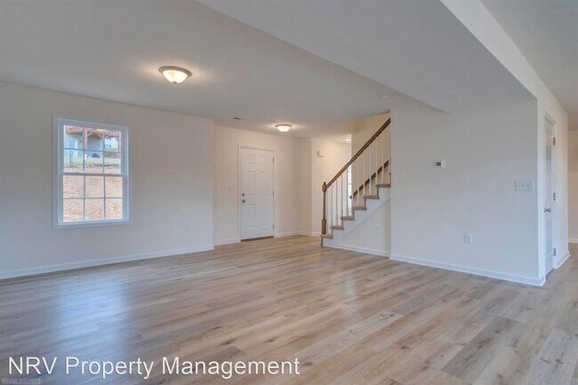 Building Photo - 3 br, 2.5 bath House - 163 Prairie View Lane