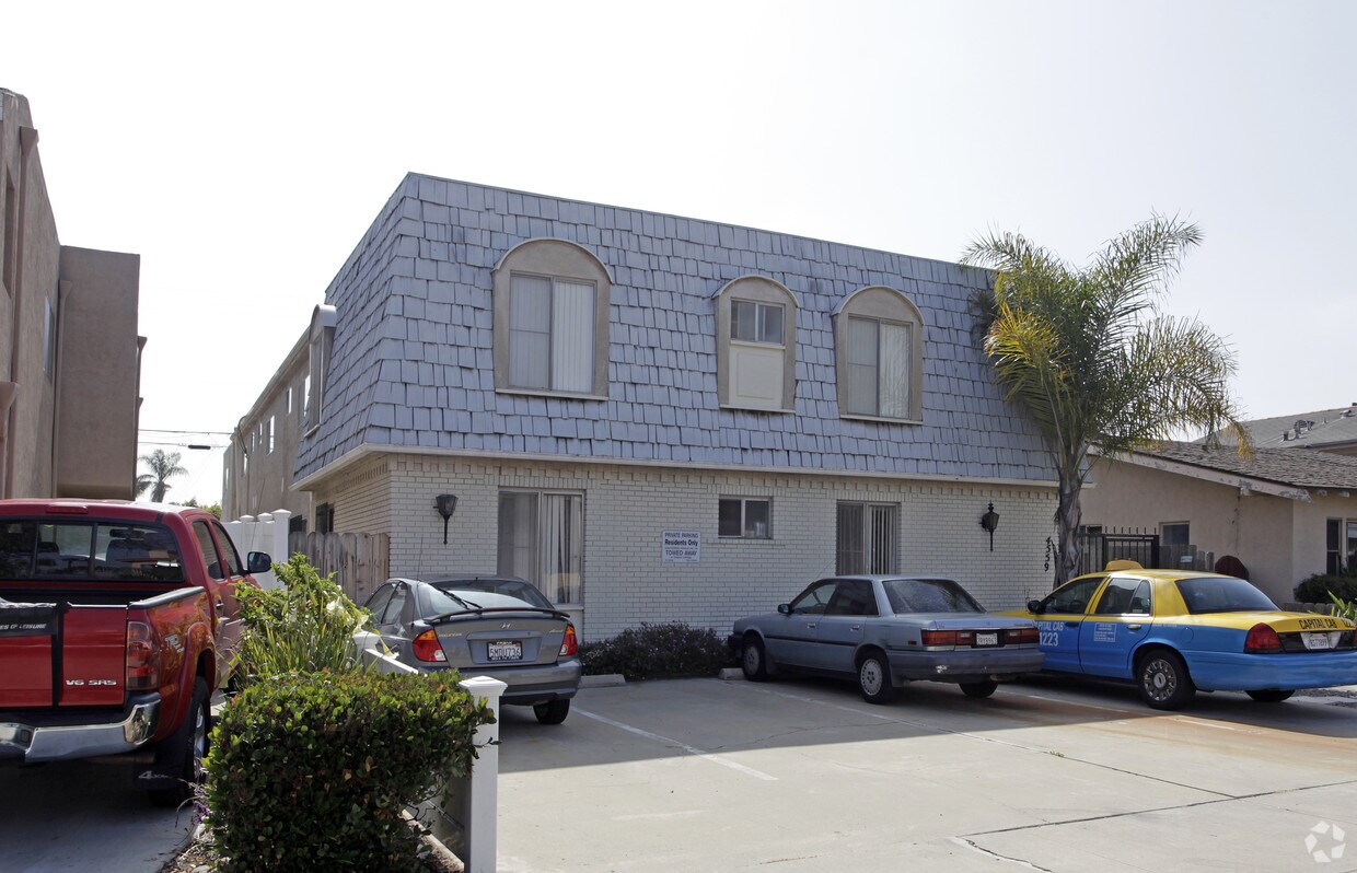 Building Photo - 4559 Hamilton St