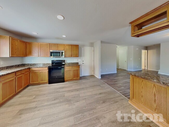 Building Photo - 8700 Winding Creek Dr