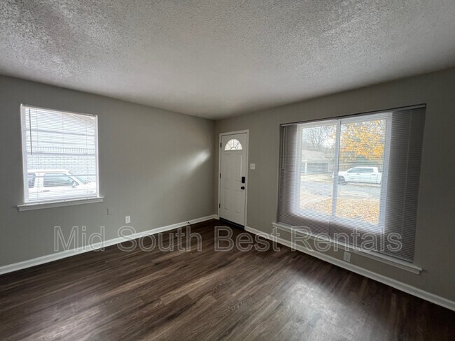 Building Photo - 3262 Coleman Ave