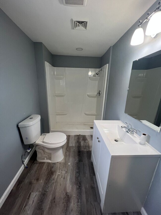 Building Photo - 28 E Main St