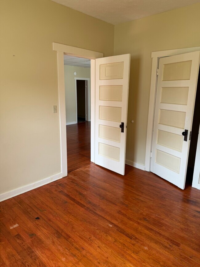 Dormitorio 1 - 1126 Charles St