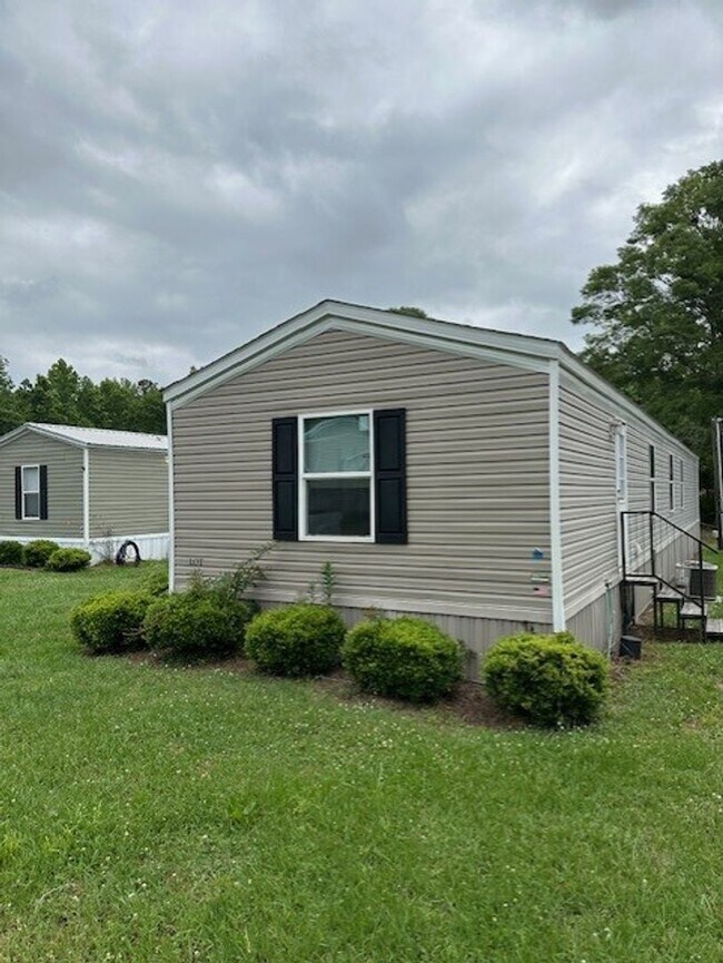 Foto del edificio - 3526 Lee Rd 137