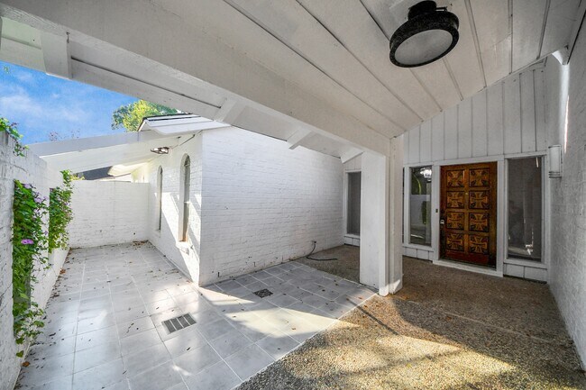Foto del edificio - 18330 Cape Bahamas Ln