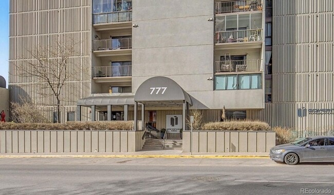 Photo - 777 N Washington St Apartment
