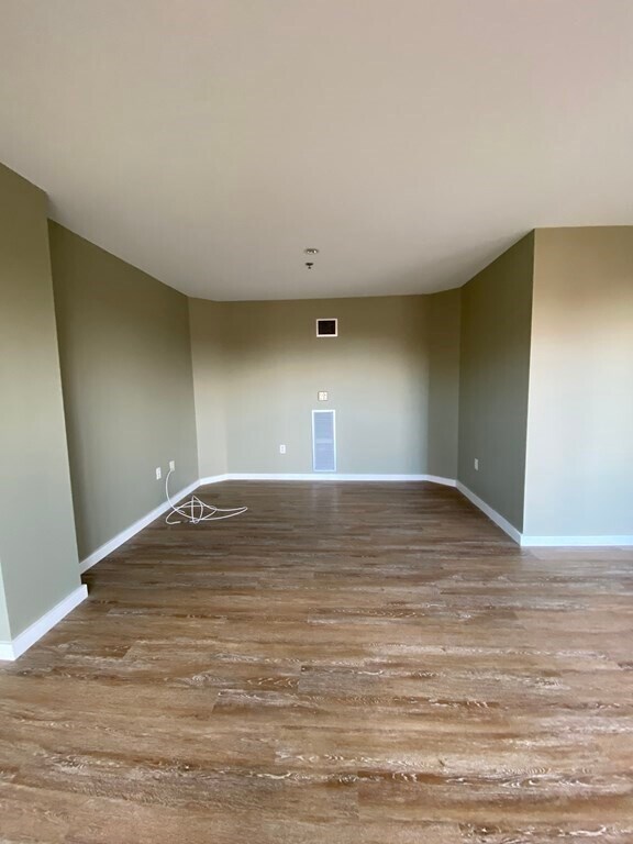 Building Photo - 535 Commonwealth Ave