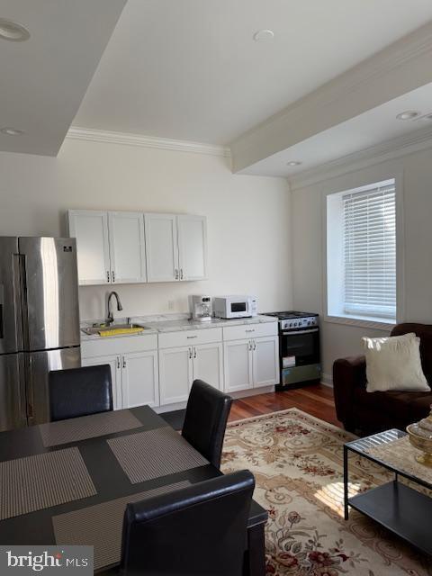 Foto del edificio - 7403 Dickenson St