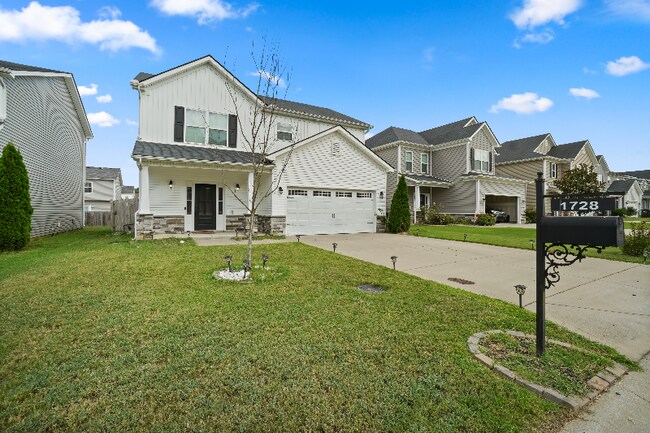 Building Photo - 1728 Sunray Dr