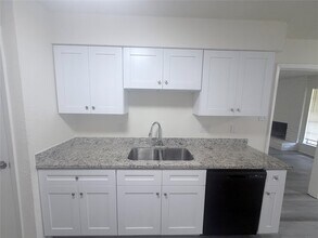 Building Photo - 8119 Knightwood Forest Dr