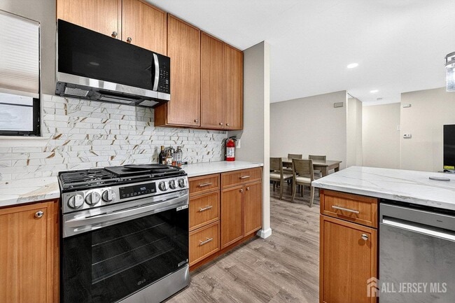 Building Photo - 2406 Bayhead Dr