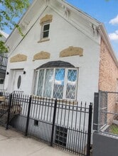 Building Photo - 1439 W 16th St