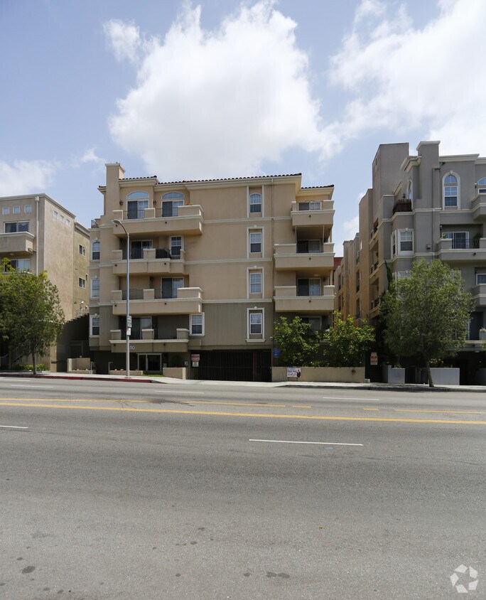 Foto del edificio - 610 S Wilton Pl