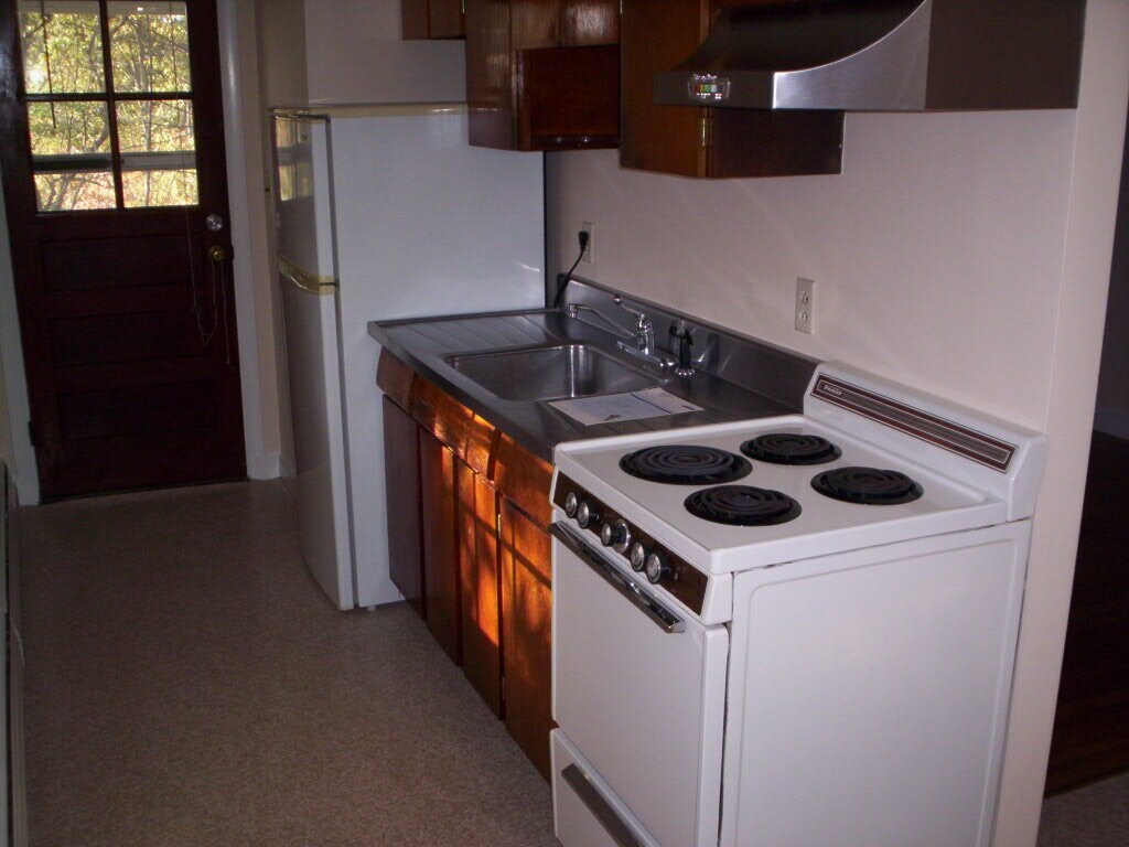Primary Photo - 138 Utica St