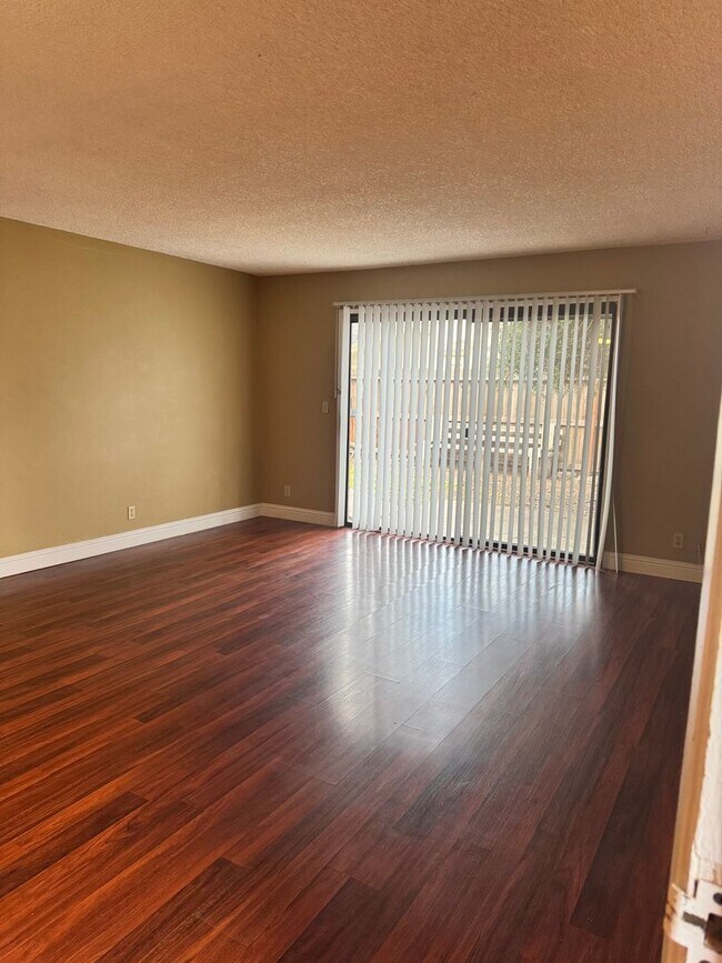 Foto del edificio - 4814 E Rialto Ave