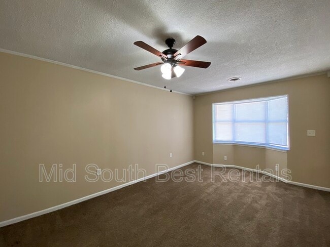 Building Photo - 3252 Ardmore St
