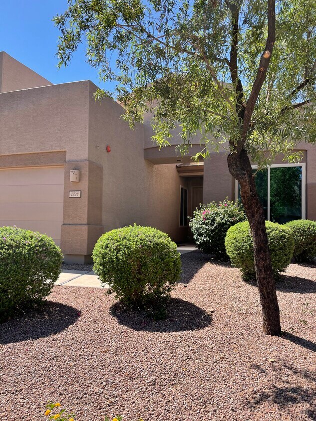 1327 W Marlin Dr, Chandler, AZ 85286 Townhome Rentals in Chandler AZ