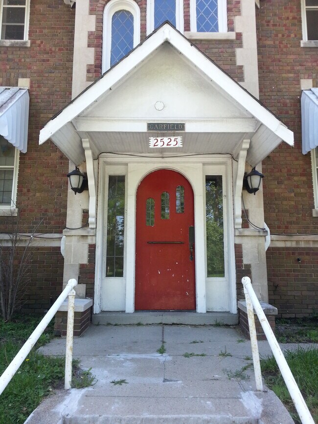 Building Photo - 2525 Shelby Street