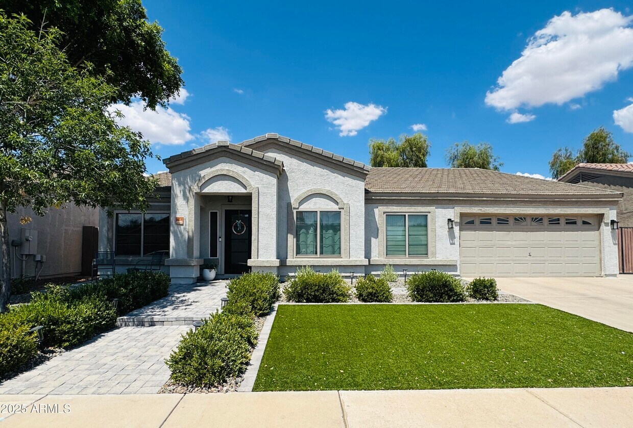 Foto principal - 10412 E Dolphin Ave