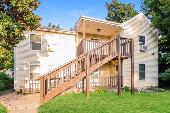 Building Photo - 1339 S 28th St