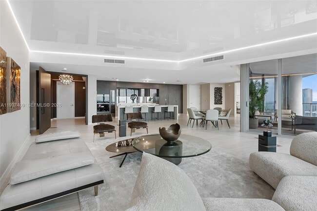 Foto del edificio - 851 NE 1st Ave