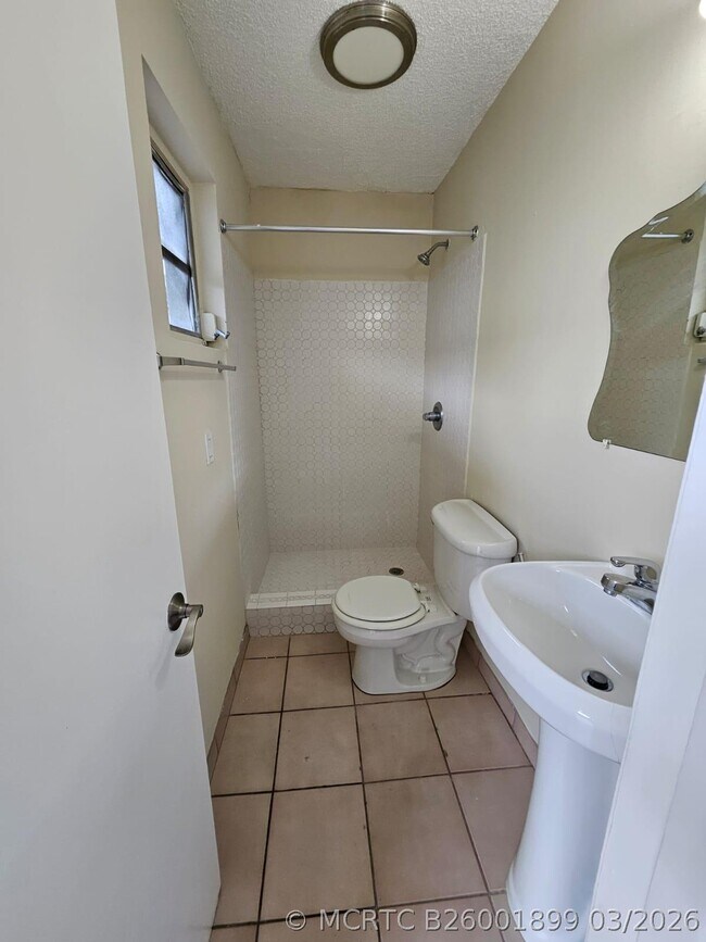 Foto del edificio - 1232 SW 30th Ct