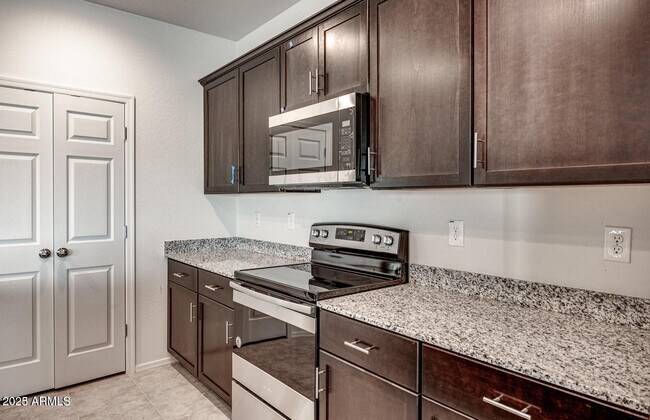 Foto del edificio - 18091 N Presley Ln