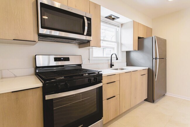 Foto del edificio - 6416 175th St