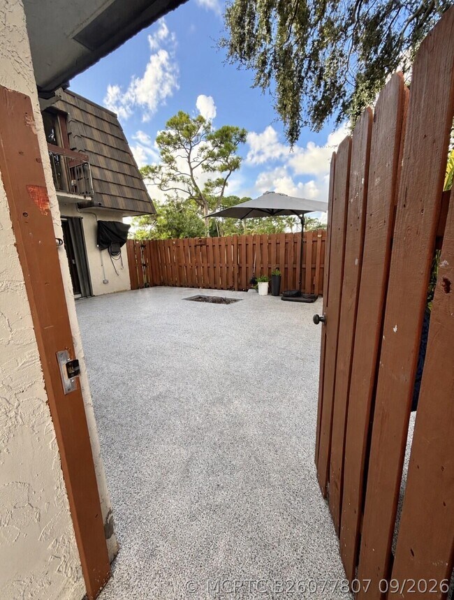 Building Photo - 4039 Palm Bay Cir
