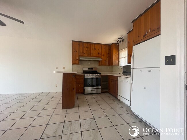 Foto del edificio - 725 Benson Way
