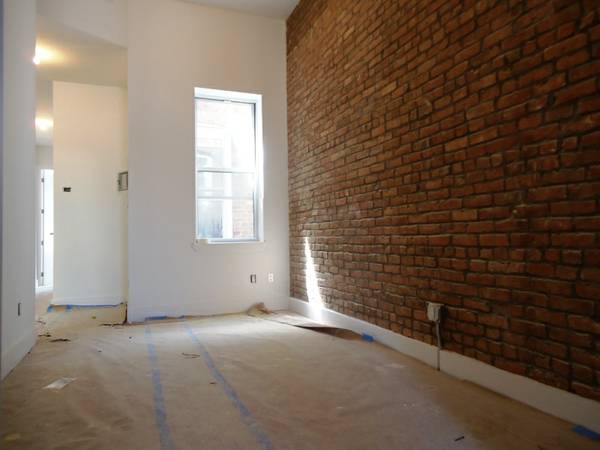 Building Photo - 886 Jefferson Ave