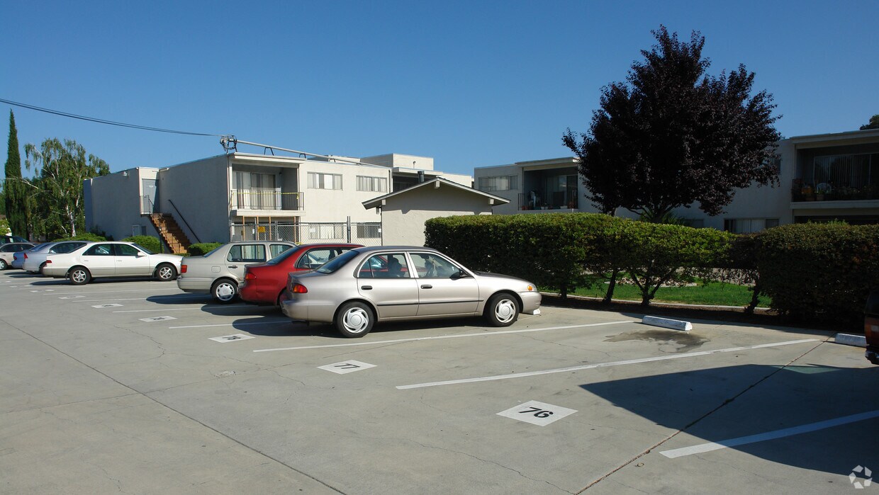 Building Photo - Riviera Apartments East & West