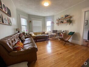 Building Photo - 410 Medford St
