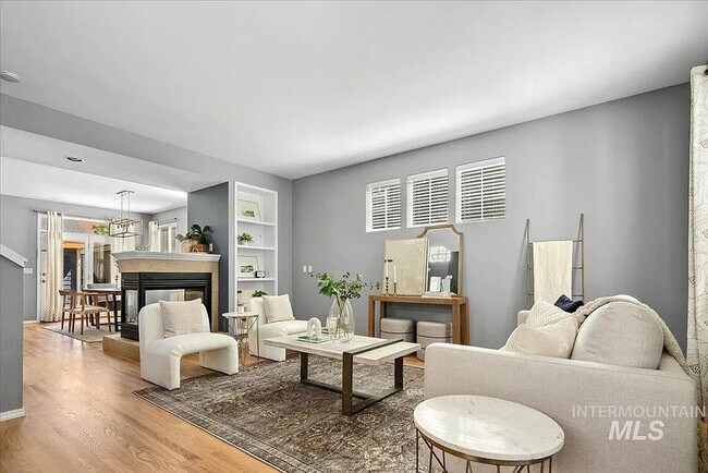 Foto del edificio - Charming 3 bedroom 2.5 bathroom in Desirable Area!