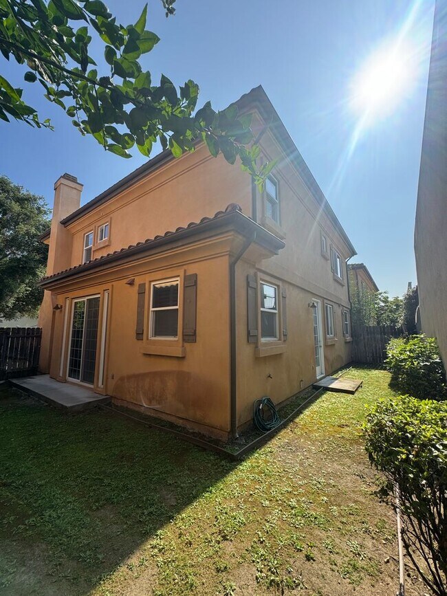 Foto del edificio - Monrovia 3beds 2.5 bath PUD for lease