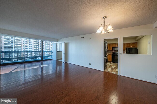 Foto del edificio - 5505 Seminary Rd