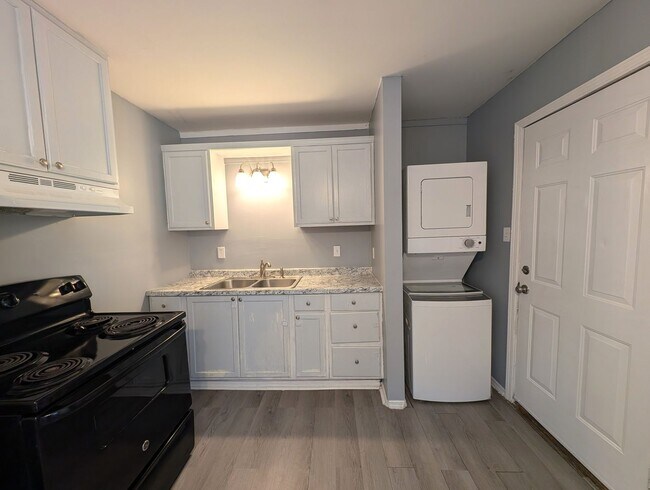 Foto del edificio - Pristine Ranch Style Home Located in the Derita Woods Community!