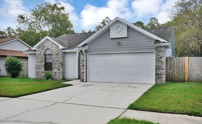 Building Photo - 466 Moby Dick Dr S