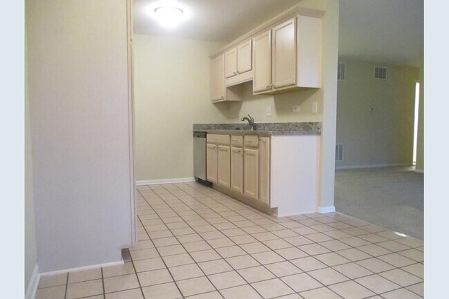 Foto del edificio - 377 Newport Ln