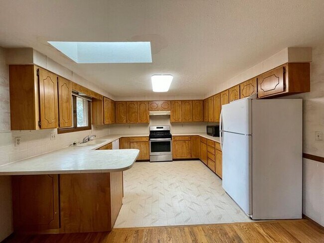 Foto del edificio - Large 3 Bedroom, 2 Bathroom Home in North ...