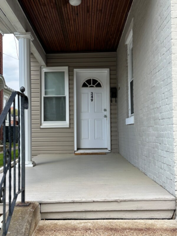 Primary Photo - 349 Center St