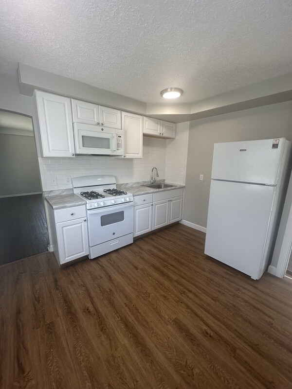 Foto del edificio - 21051 Nicholas Ave